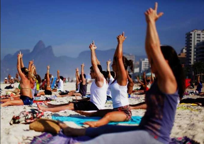 Yoga na Praia” acontece neste domingo em Niterói