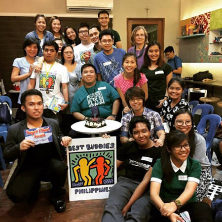 Dez dos garçons que trabalham no local são autistas