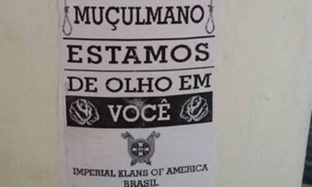 Cartazes com mensagens de intolerância foram colados em Niterói