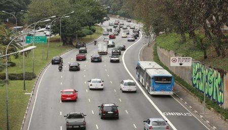 Ex-prefeito disse que melhorias no sistema de ônibus em Londres aumentou o número de passageiros transportados em 75%