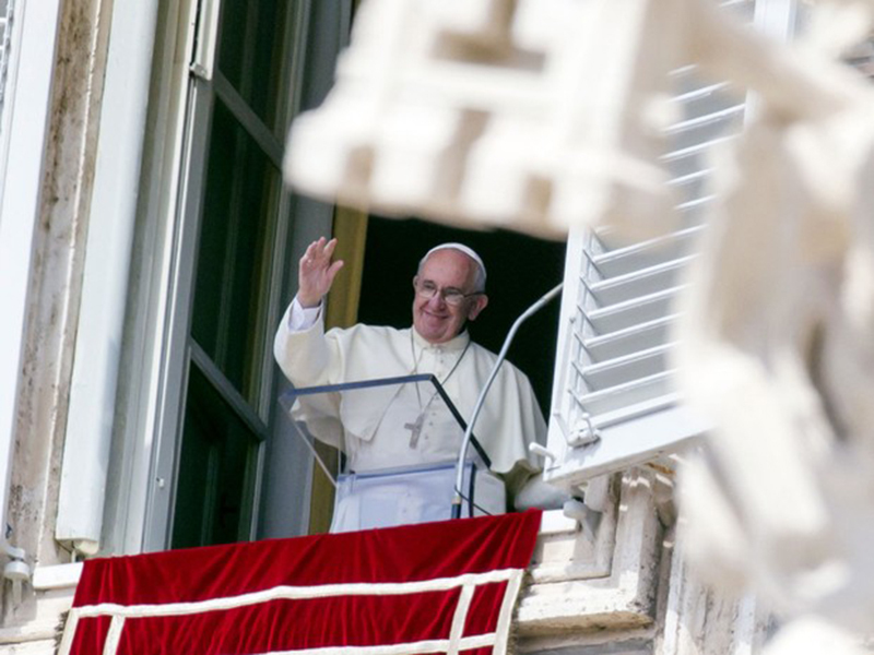 Papa é favorável ao acolhimento de imigrantes