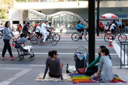 Coletivos pedem avenida Paulista aberta às pessoas aos domingos