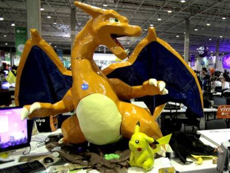 Casemod, um gabinete modificado, do Pokémon Charizard na Campus Party 2015