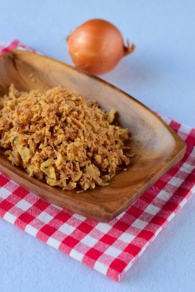 Cebolas em formato crispy são muito semelhantes ao bacon no quesito crocância e sabor