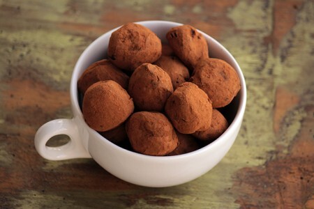 Trufas de chocolate também podem ser feitas de forma artesanal