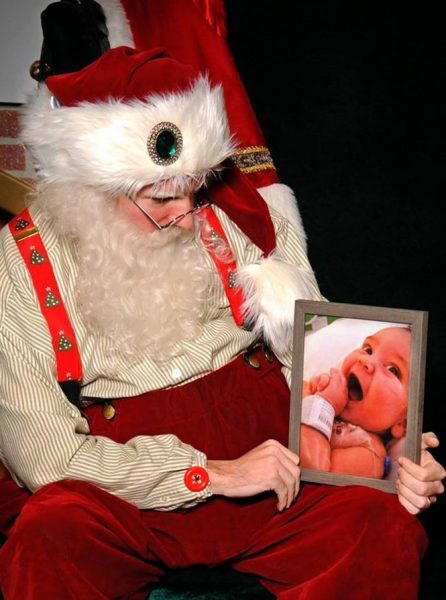 O Papai Noel compartilhou a história ao lado de uma foto emocionante