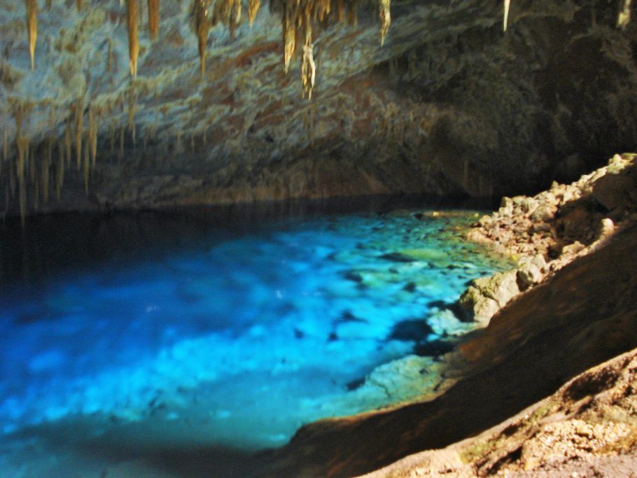 Gruta do Lago Azul