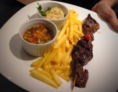 Além das promoções de cerveja, as porções também não deixam a desejar