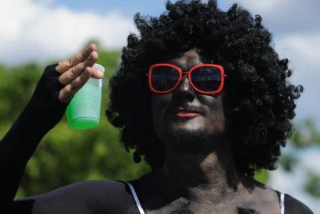 O blackface surgiu por volta de 1830, quando homens brancos se pintavam de preto – de forma caricata – e se apresentavam para a aristocracia branca com o objetivo de satirizar a população negra.