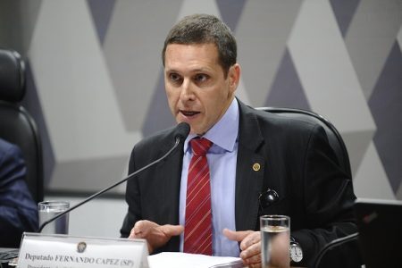 Deputado Estadual Fernando Capez (PSDB), suspeito por desviar dinheiro das merendas escolares em SP. No início dos anos 2000, ainda como promotor, era considerado o inimigo número um das torcidas organizadas