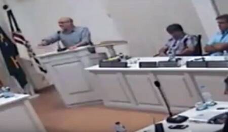 Em um momento do discurso, o parlamentar afirma que as mulheres “estão se achando”.