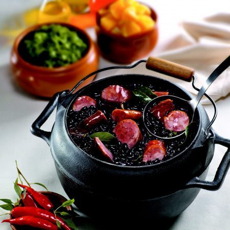 Feijoada é prato tipicamente carioca