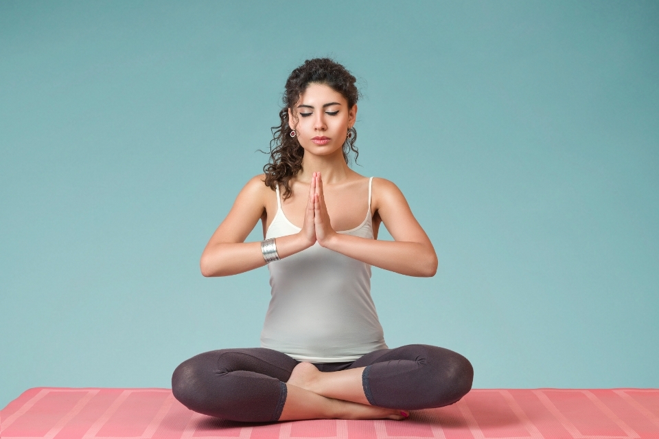 Meditação traz inúmeros benefícios para a mente, corpo e espírito. Foto: iStock/GettyImages
