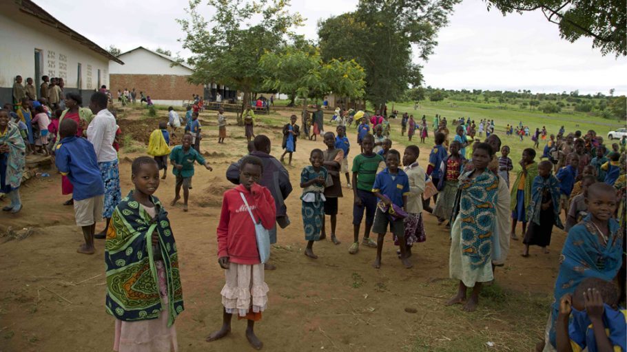Em Malawi, é comum as crianças serem vítimas do casamento forçado