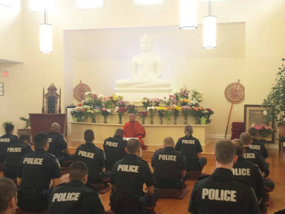 Policiais passaram por técnicas meditativas