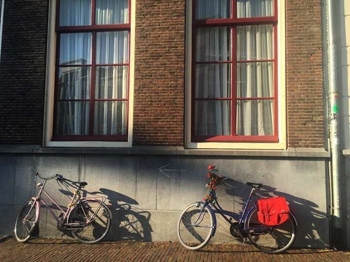 As bikes são parte da paisagem de Amsterdã