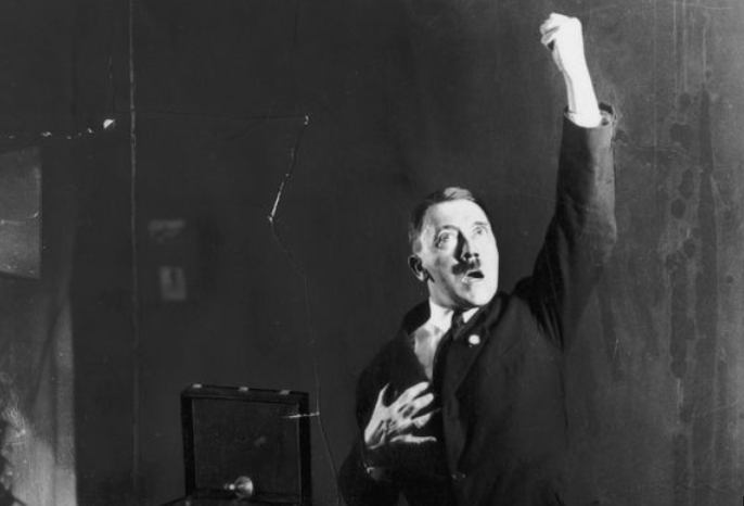 Fotos foram publicadas na biografia “Hitler era meu amigo”
