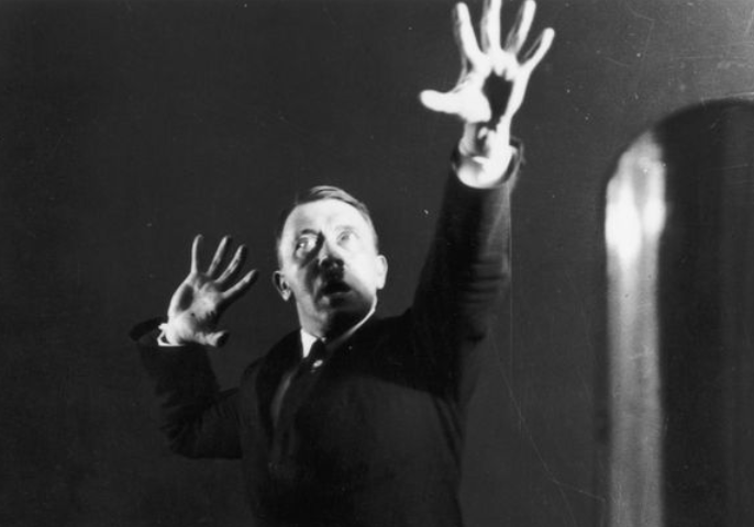 Fotos foram publicadas na biografia “Hitler era meu amigo”