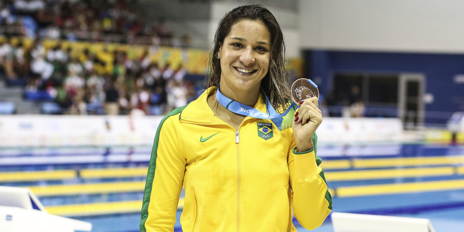 Medalhista panamericana, a nadadora Joanna Maranhão afirmou que foi chamada de “vagabunda petista” enquanto andava de bike em SP