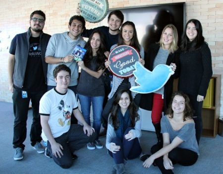 Primeira turma do programa de estagiários do Twitter, que começou na empresa em 2015