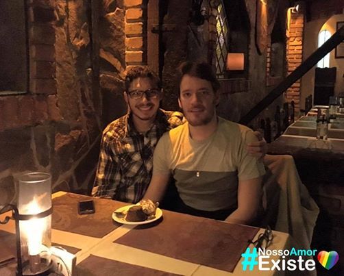 Foto divulgada na página “Nosso Amor Existe”