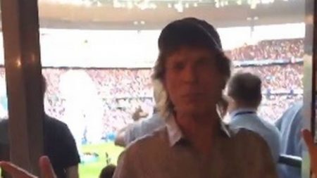 Mick Jagger torceu para Portugal na final da Eurocopa