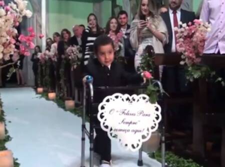 Vídeo que registrou entrada de Davi na Igreja teve 200 mil visualizações em menos de uma semana