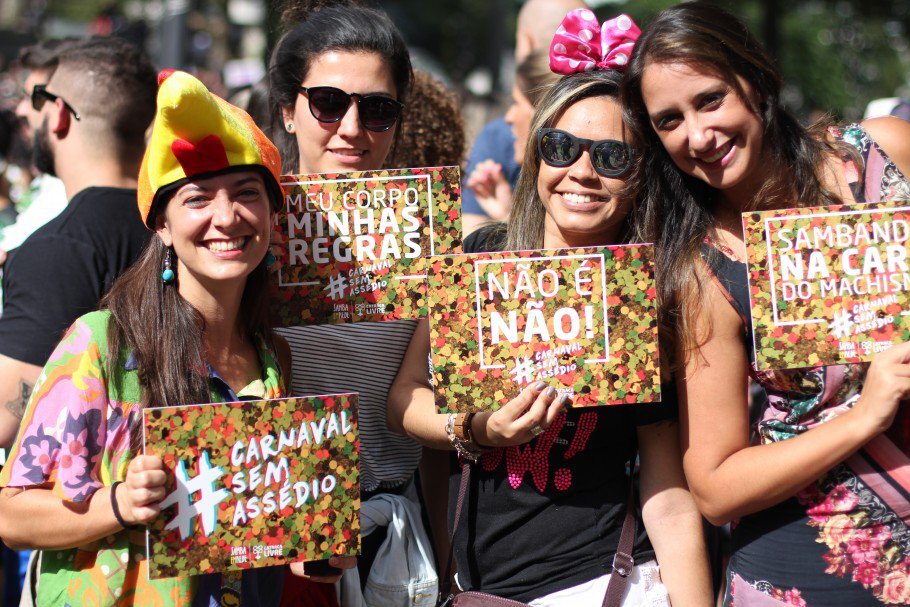 Folionas pedem respeito às mulheres em bloco de Carnaval de São Paulo