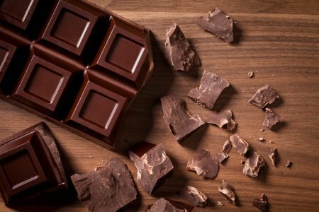Comer chocolate pode ser benéfico para o sistema cardiovascular