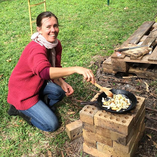 Ela vive há mais de um ano sem dinheiro