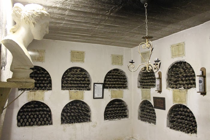 As garrafas com mais de um século de histórias pra contar.