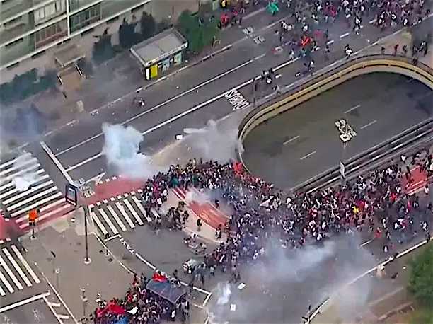 Vista aérea de uma manifestação