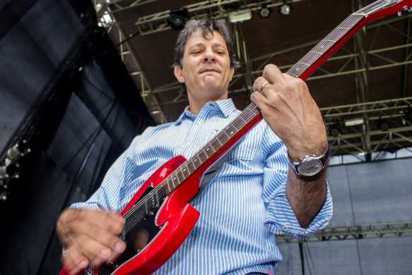 Haddad guitarrista