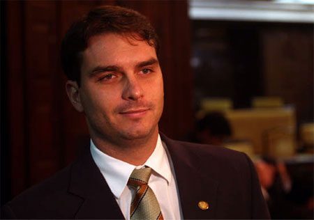 Flávio é candidato à prefeitura do Rio de Janeiro pelo Partido Social Cristão