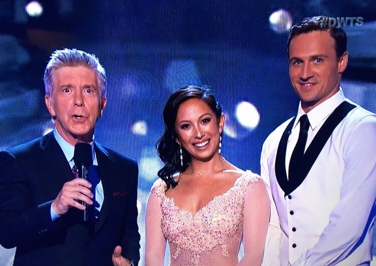 Ryan Lochte e parceira durante o programa Dança com as estrelas, da ABC