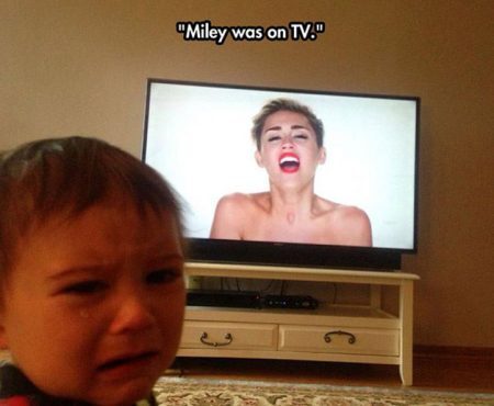 “Miley apareceu na televisão.”