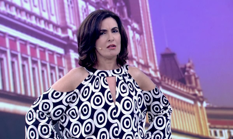 Fátima Bernardes faz declarações sobre relacionamentos amorosos no Encontro