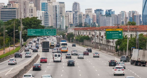 A redução da velocidade nas vias de São Paulo trouxe vários benefícios para a cidade
