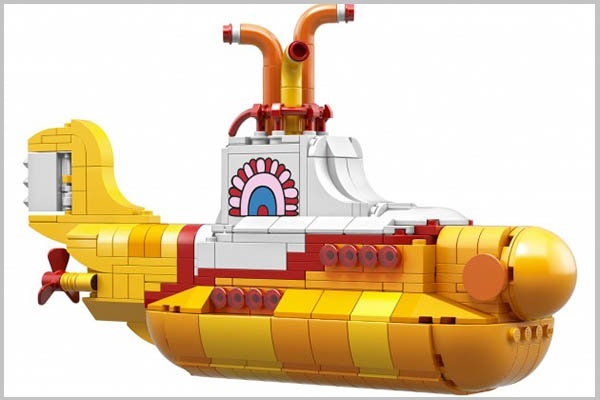 O Submarino Amarelo em versão Lego.