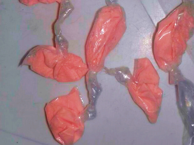 7 papelotes de cocaína rosa