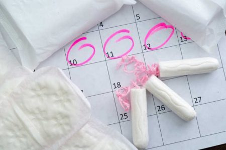 Não utilizar camisinha durante a menstruação pode transmitir doenças mais facilmente
