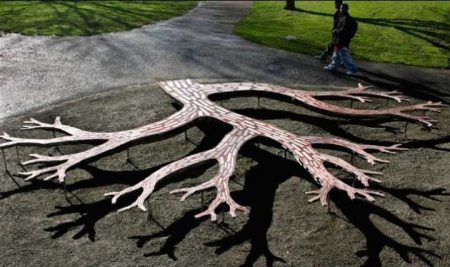 “Tree Bench” por Paul Sorey, em Seattle, nos EUA