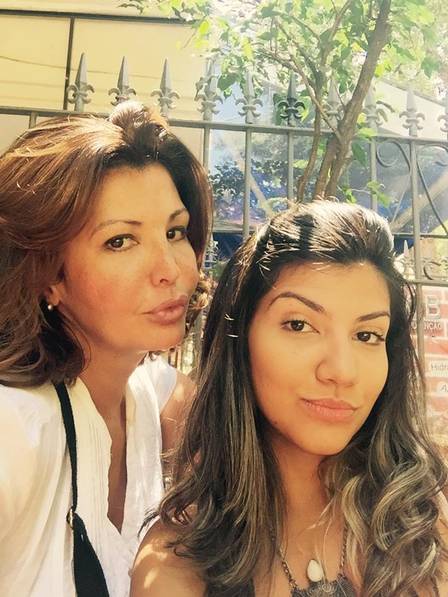 Roberta Close, de 51 anos, e a sobrinha, Carolina Gambine, de 24