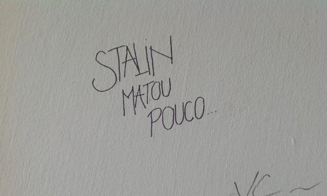 A frase foi encontrada na sala do professor de filosofia Rodrigo Jungmann