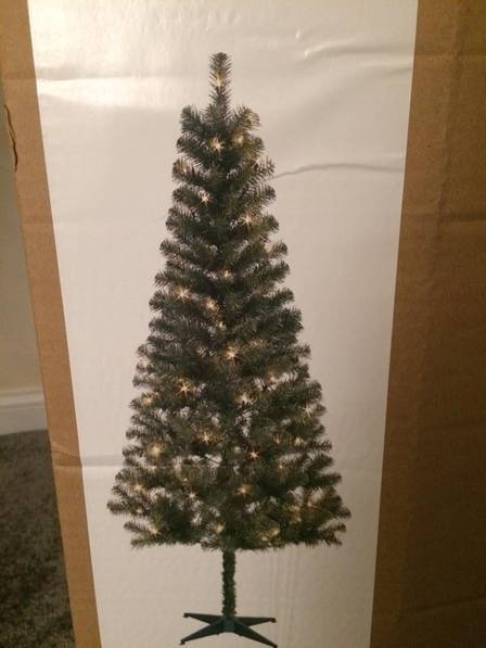 Assim é a foto da embalagem da árvore de natal