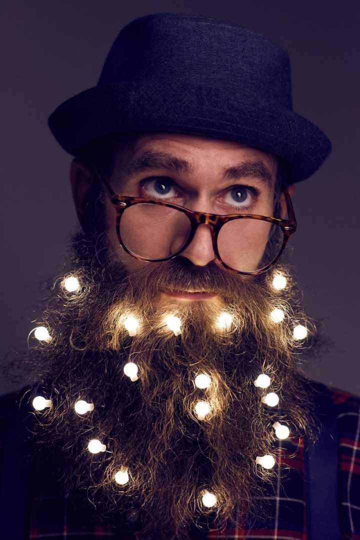 Luzes de Natal na barba: ideia surgiu em Londres