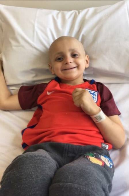 O pequeno Bradley durante o tratamento contra o Neuroblastoma