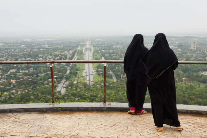O Talibã está no controle da cidade de Lati e impõe políticas de discriminação contra as mulheres