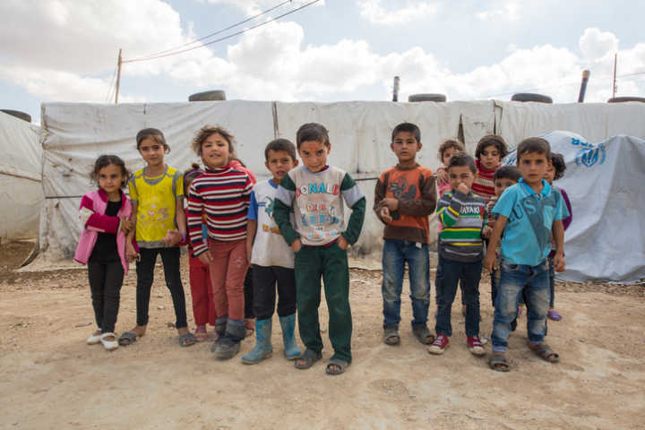 O número de crianças que vive nas 16 áreas sitiadas da Síria chega a 500 mil