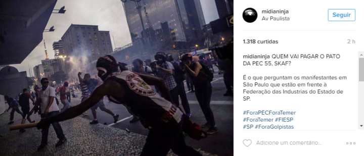 Manifestantes invadem prédio da Fiesp na Paulista